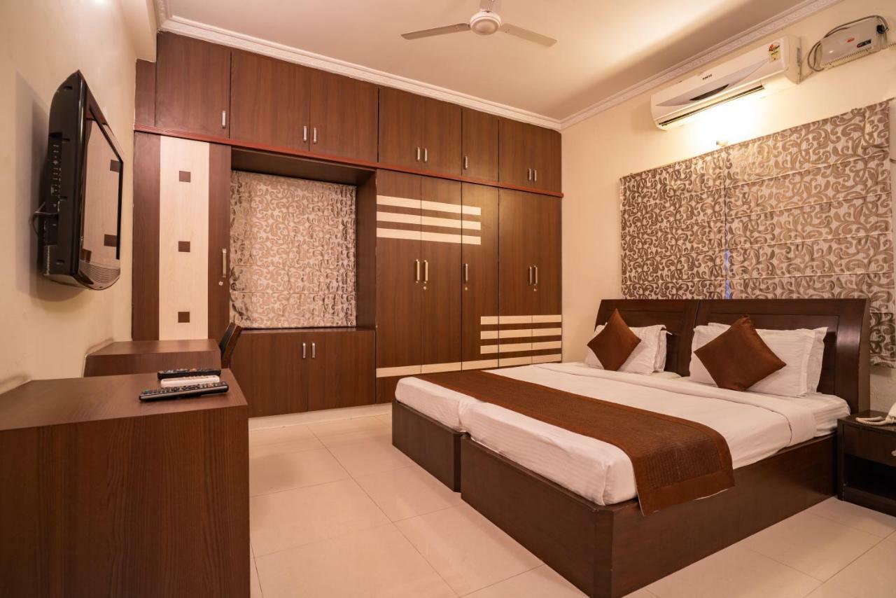 Blueberry Service Apartments Hyderabad Bagian luar foto