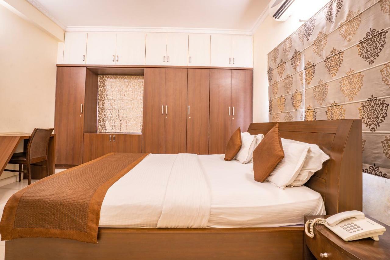 Blueberry Service Apartments Hyderabad Bagian luar foto